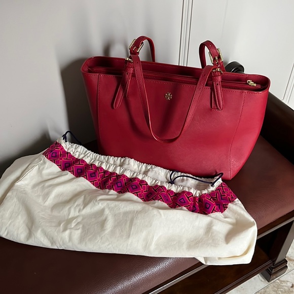 Tory Burch Handbags - Tory Burch red tote